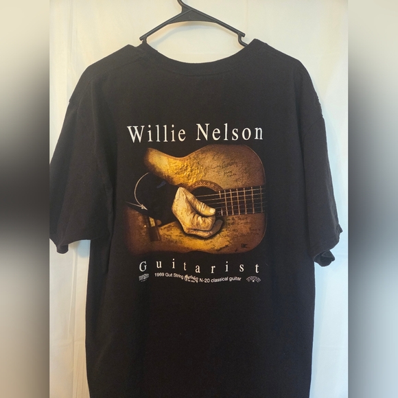 Willie Nelsons XL Black Graphic T-Shirt with Guitar Print. Mens Or Womans. - Picture 3 of 5